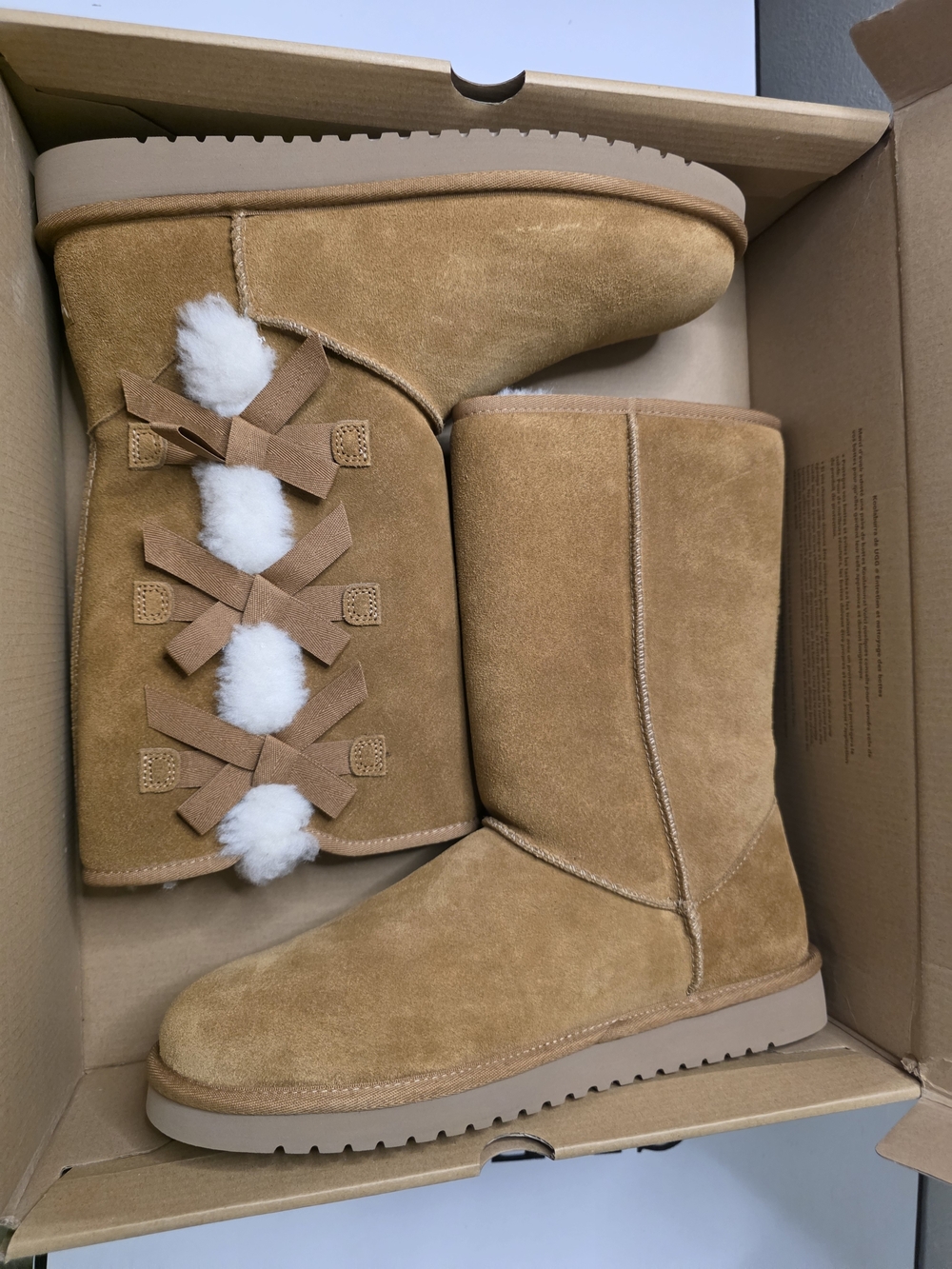 UGG Classic Short Suede Boots in Chestnut